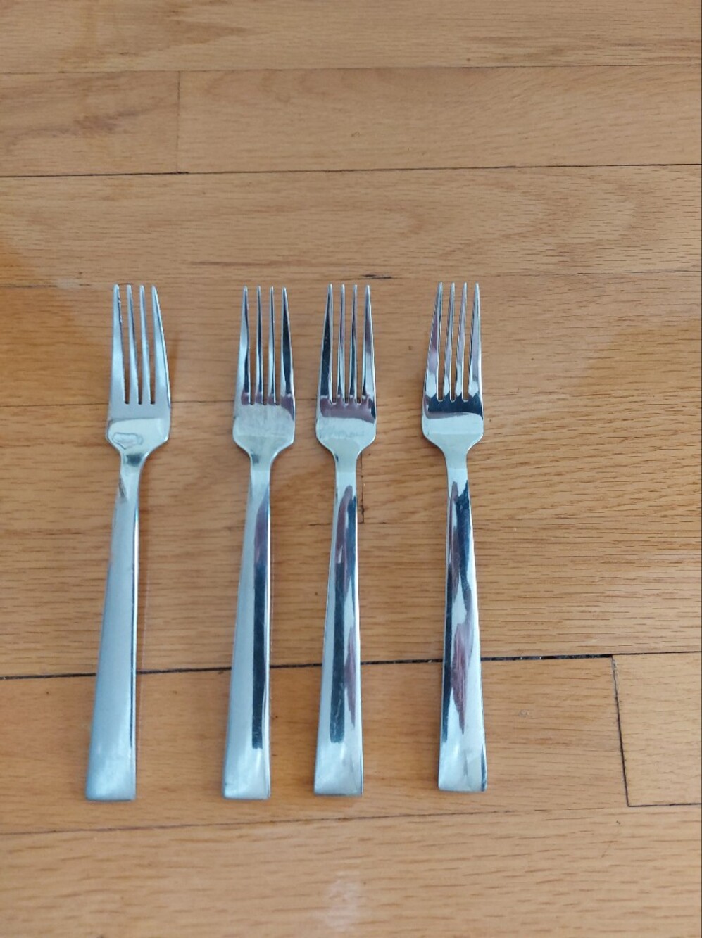 Oneida "Aero"  Polished Stainless Steel Salad Forks - Set of 4